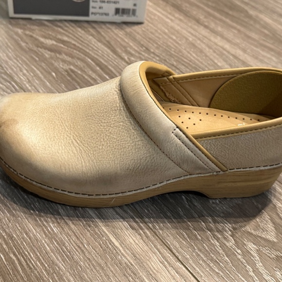 Dansko - Sand Milled Professional Clogs - size 41 - like new! - Picture 7 of 14